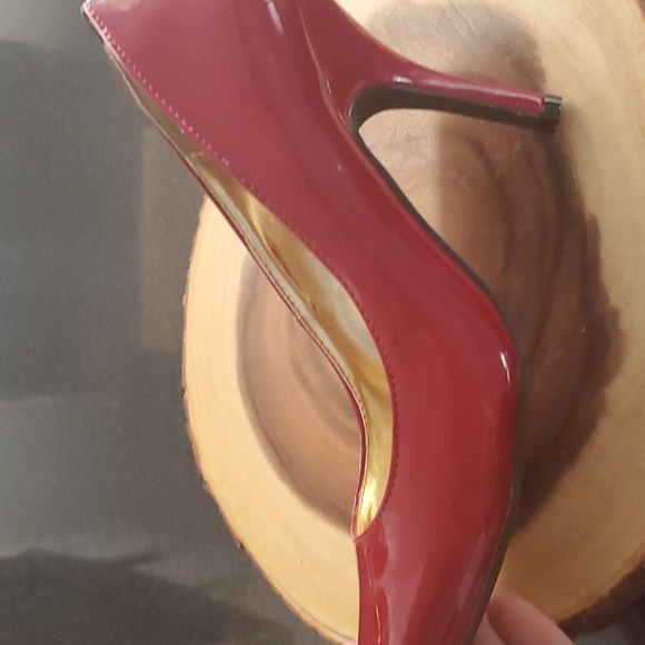 Kelly & Katie Red Heels - Picture 2 of 8